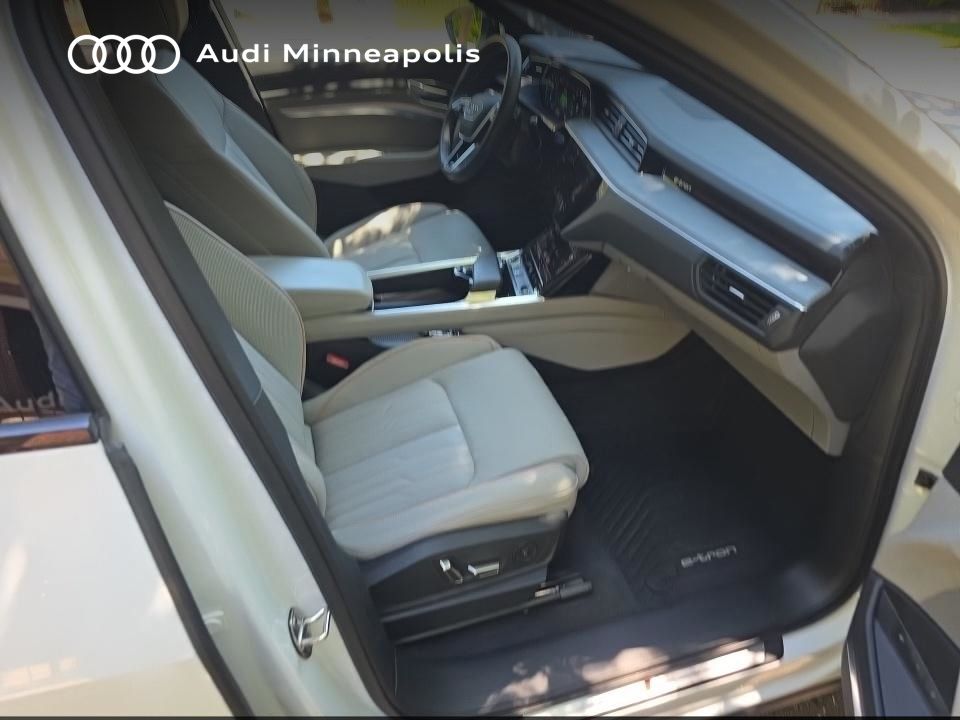Thumbnail: 2024 Audi Q8 e-tron - 10
