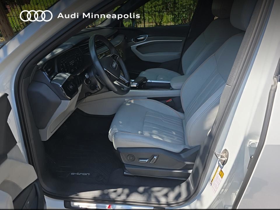 Thumbnail: 2024 Audi Q8 e-tron - 9