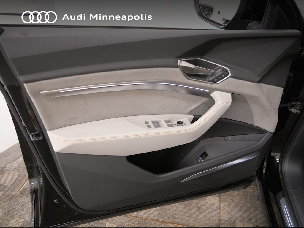 Thumbnail: 2024 Audi Q8 e-tron - 15