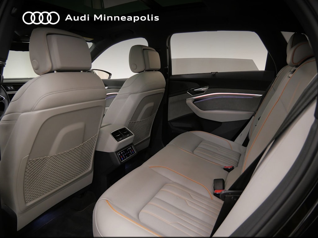 Thumbnail: 2024 Audi Q8 e-tron - 7
