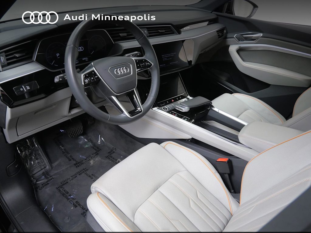 Thumbnail: 2024 Audi Q8 e-tron - 2