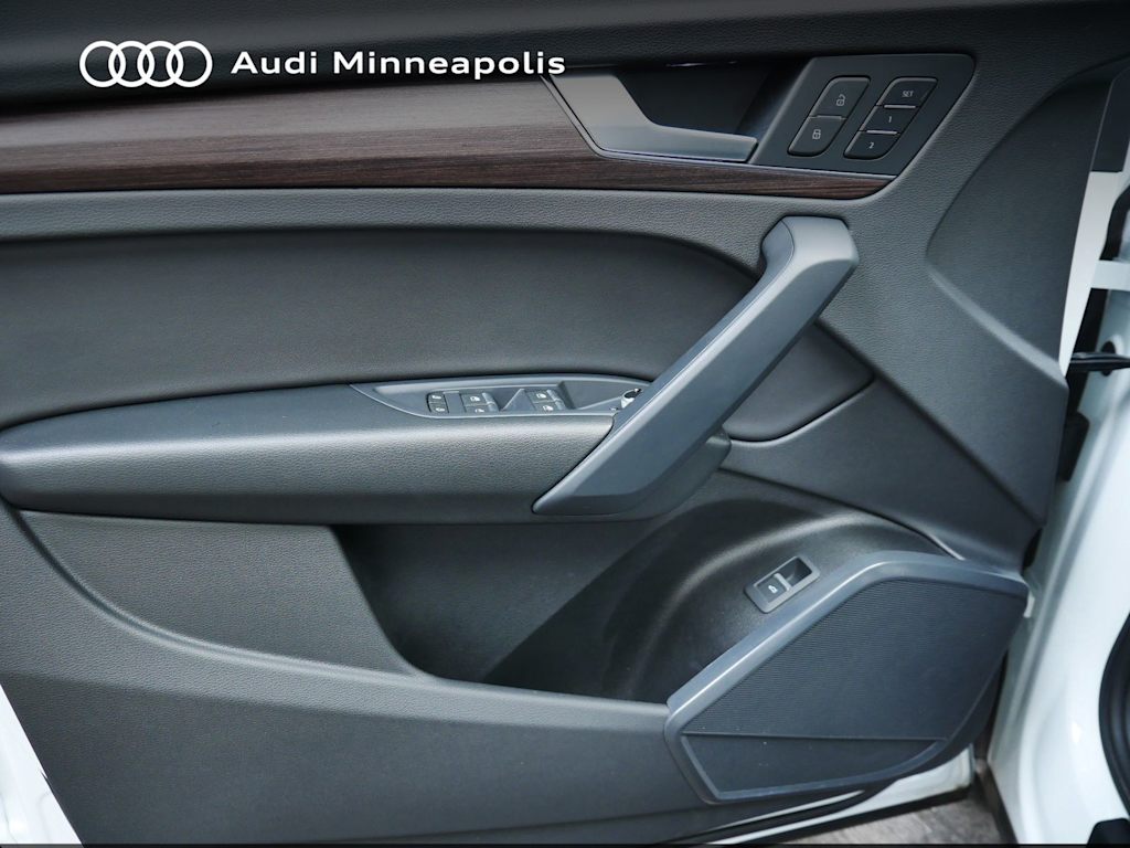 Thumbnail: 2023 Audi Q5 - 16