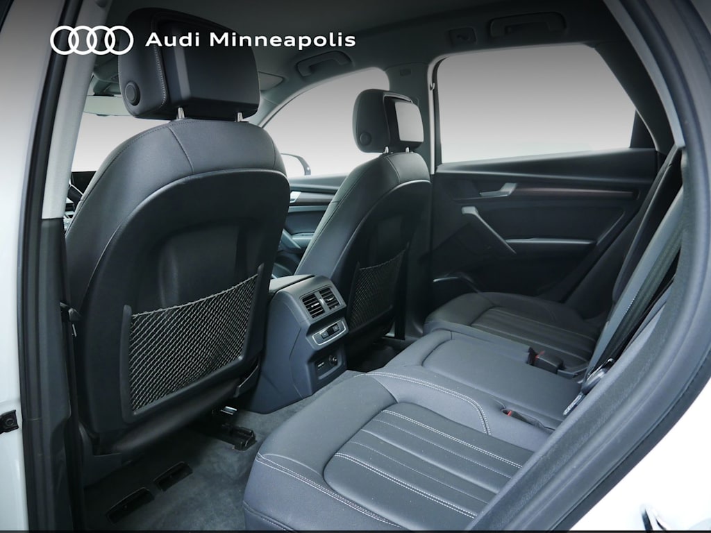 Thumbnail: 2023 Audi Q5 - 8