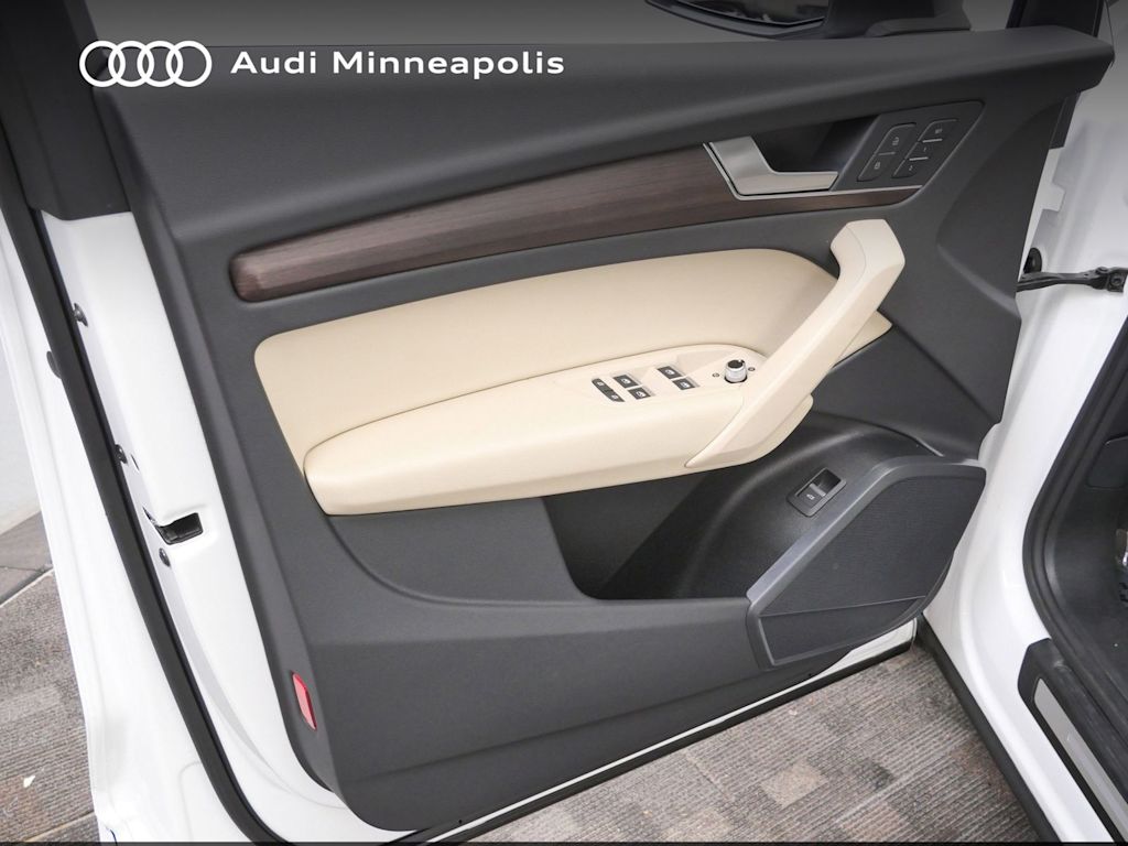 Thumbnail: 2023 Audi Q5 - 14