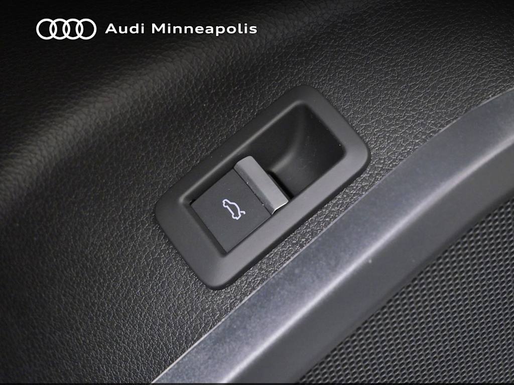 Thumbnail: 2023 Audi Q5 - 18
