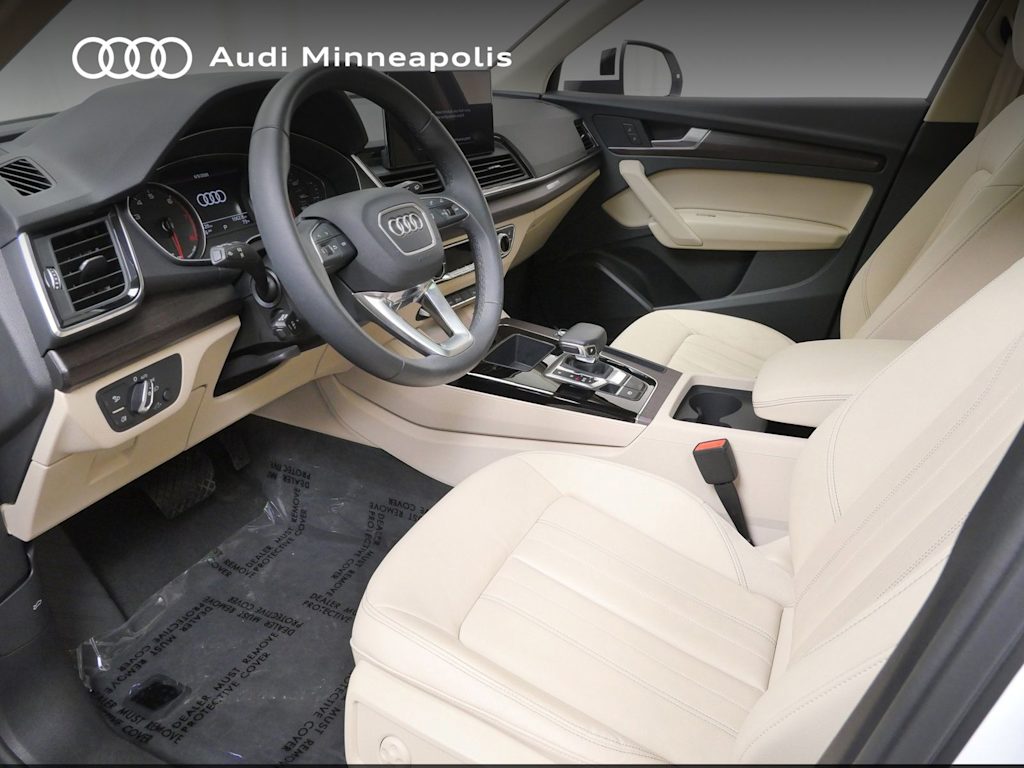 Thumbnail: 2023 Audi Q5 - 7