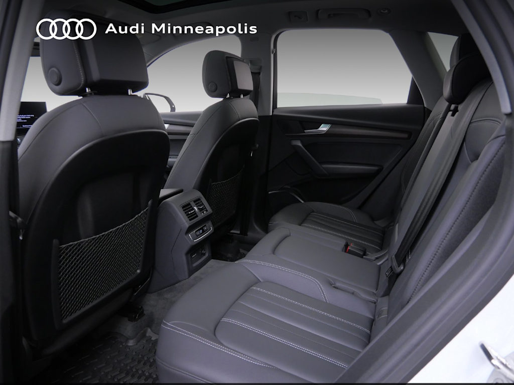 Thumbnail: 2024 Audi Q5 - 8