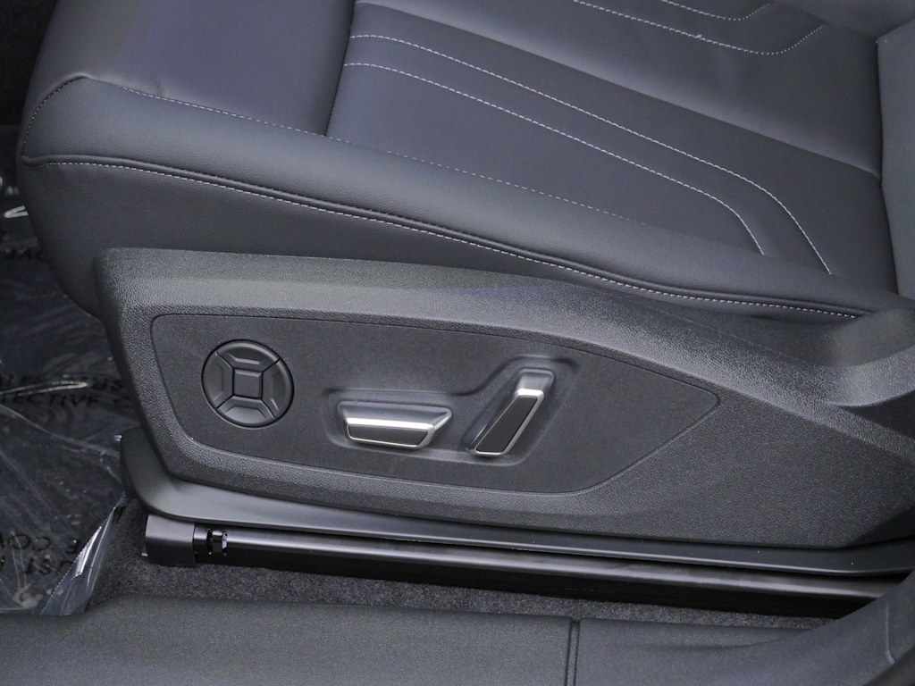 Thumbnail: 2026 Audi Q3 - 13