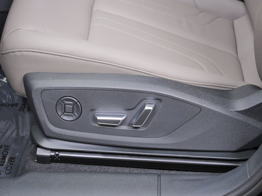 Thumbnail: 2026 Audi Q3 - 13
