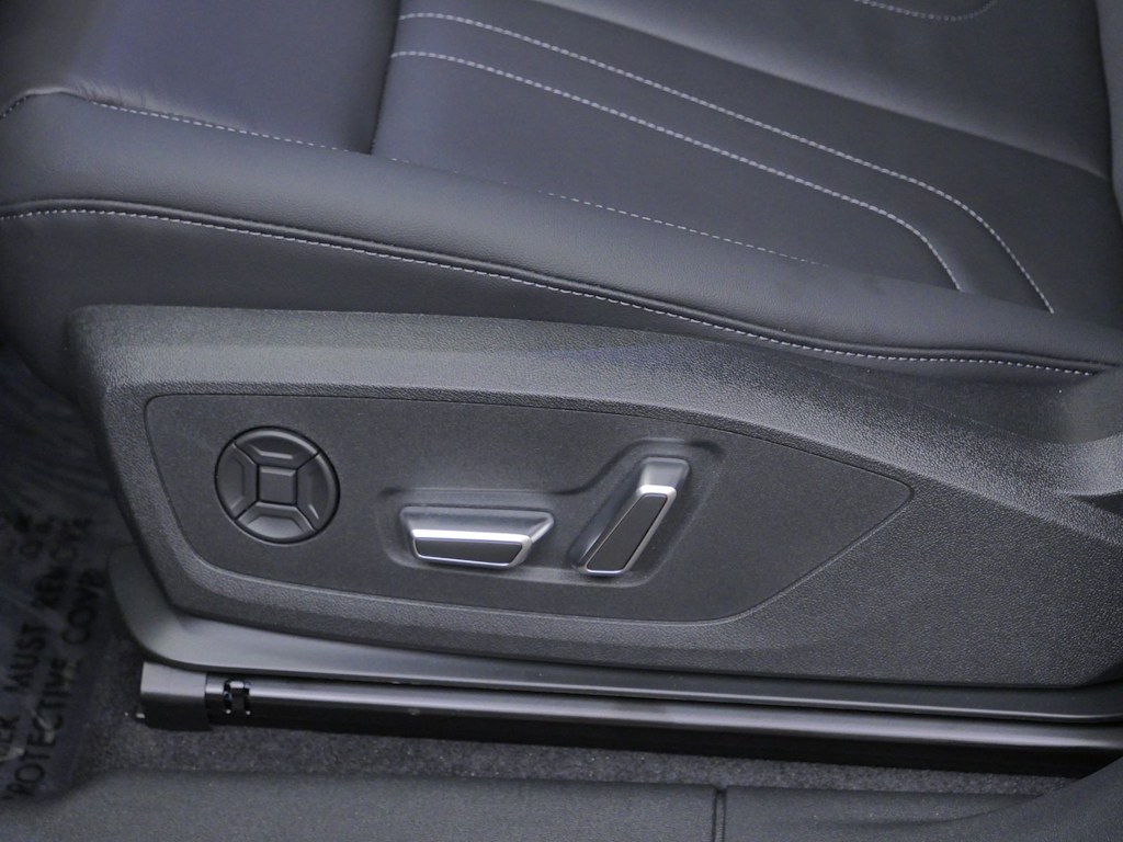 Thumbnail: 2026 Audi Q3 - 13