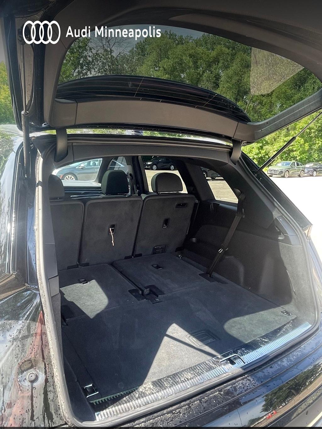 Thumbnail: 2023 Audi Q7 - 7