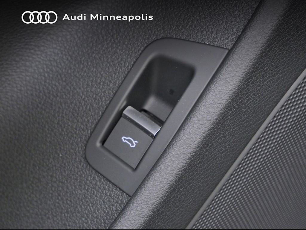 Thumbnail: 2023 Audi Q7 - 7