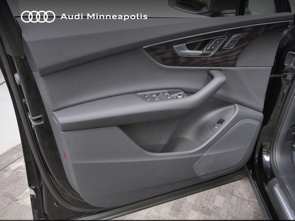 Thumbnail: 2023 Audi Q7 - 15