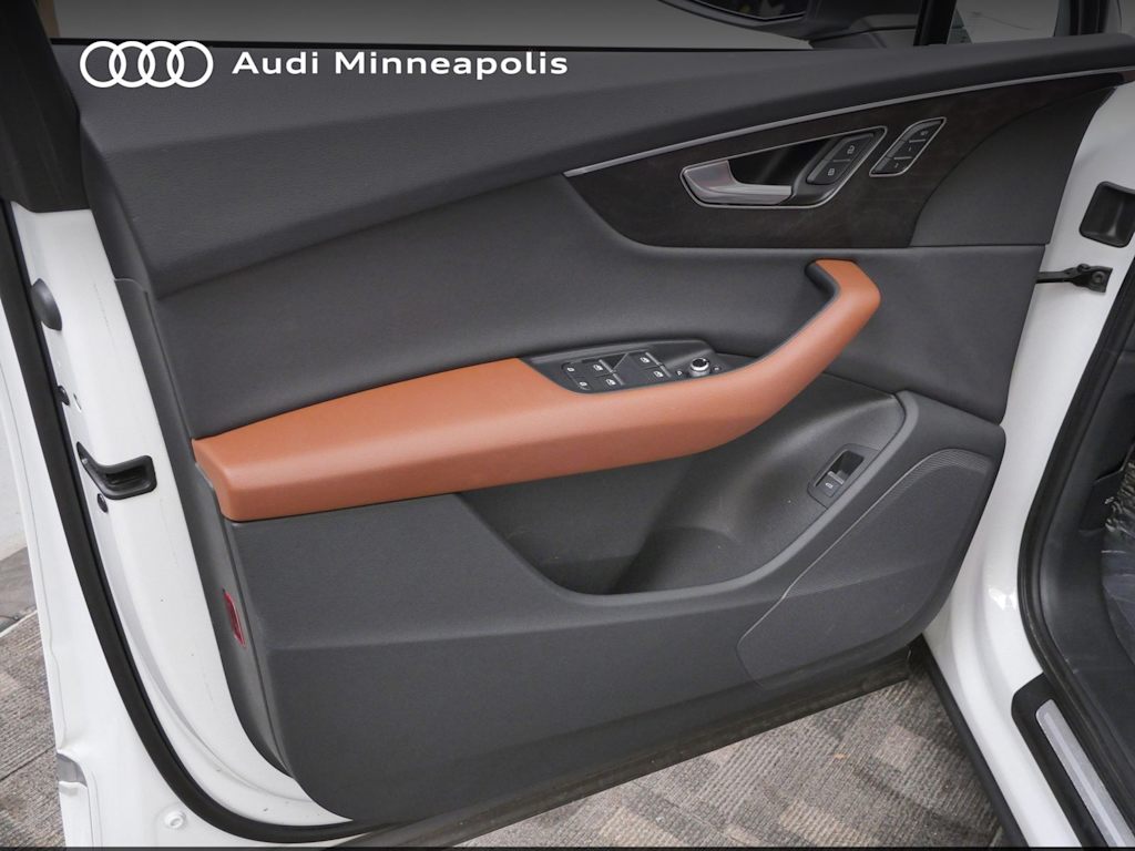 Thumbnail: 2023 Audi Q7 - 14