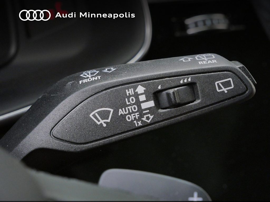 Thumbnail: 2023 Audi Q7 - 10