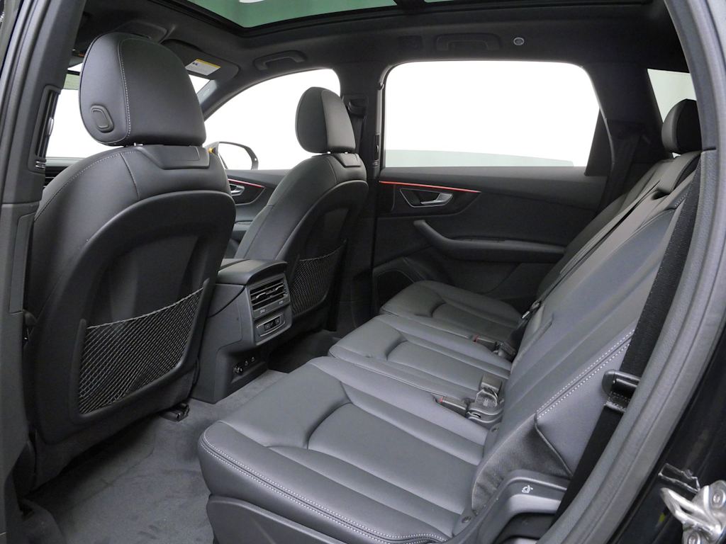 Thumbnail: 2026 Audi Q7 - 8