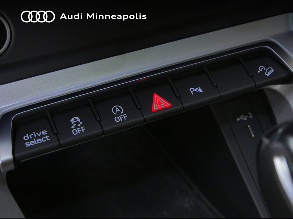 Thumbnail: 2023 Audi Q3 - 25