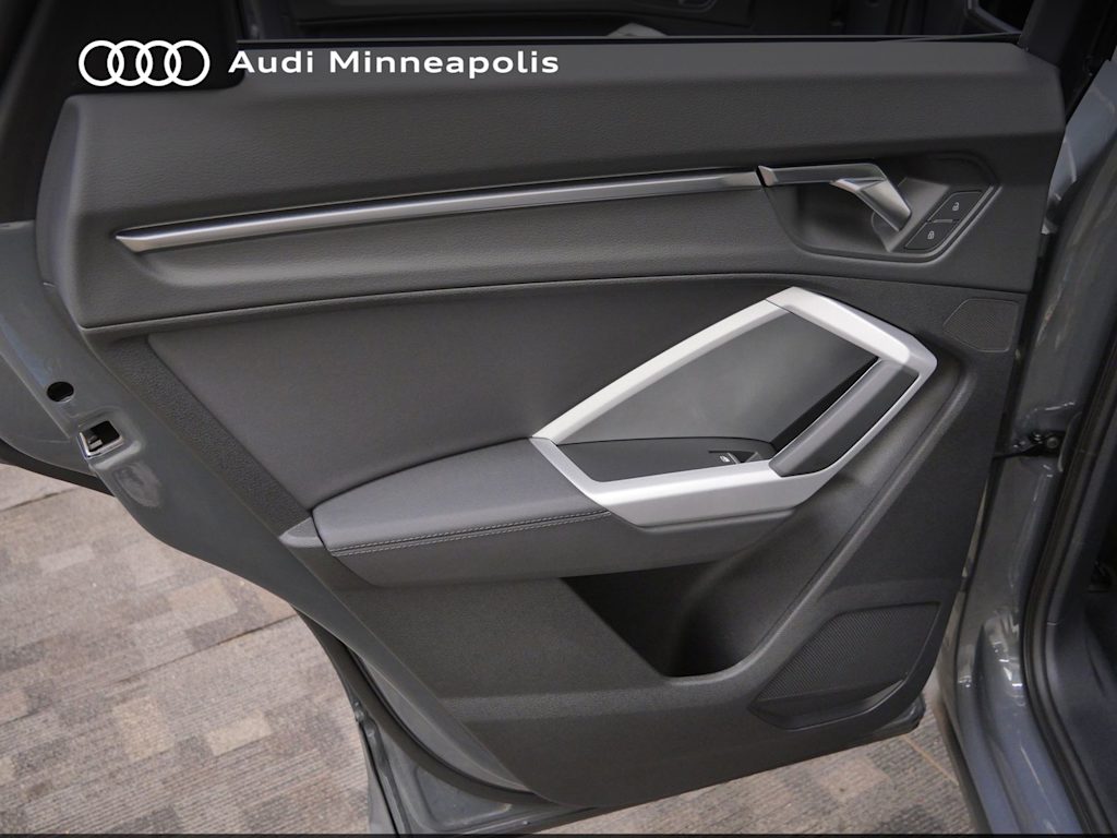 Thumbnail: 2023 Audi Q3 - 16