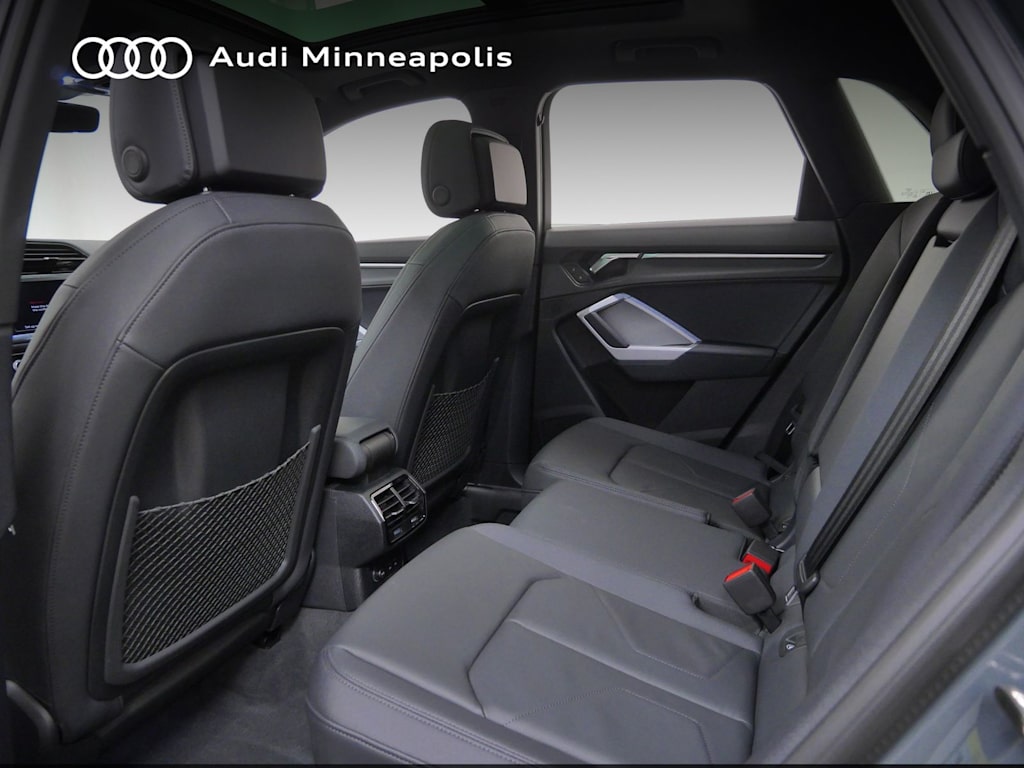 Thumbnail: 2023 Audi Q3 - 8