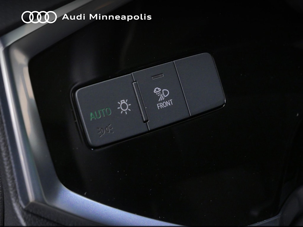 Thumbnail: 2023 Audi Q3 - 19