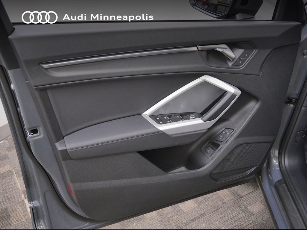 Thumbnail: 2023 Audi Q3 - 14
