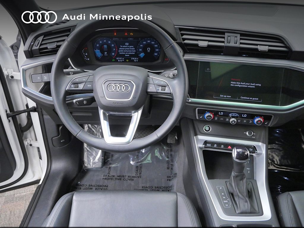 Thumbnail: 2023 Audi Q3 - 2