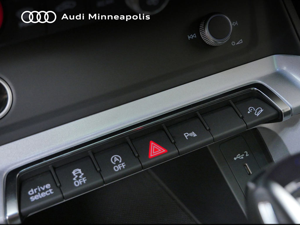 Thumbnail: 2023 Audi Q3 - 26