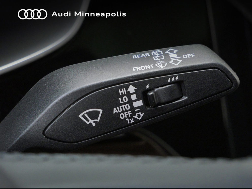 Thumbnail: 2023 Audi Q3 - 11