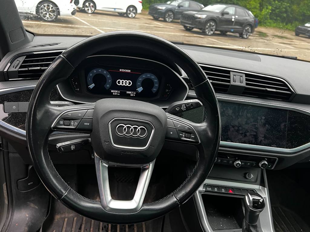 Thumbnail: 2021 Audi Q3 - 2