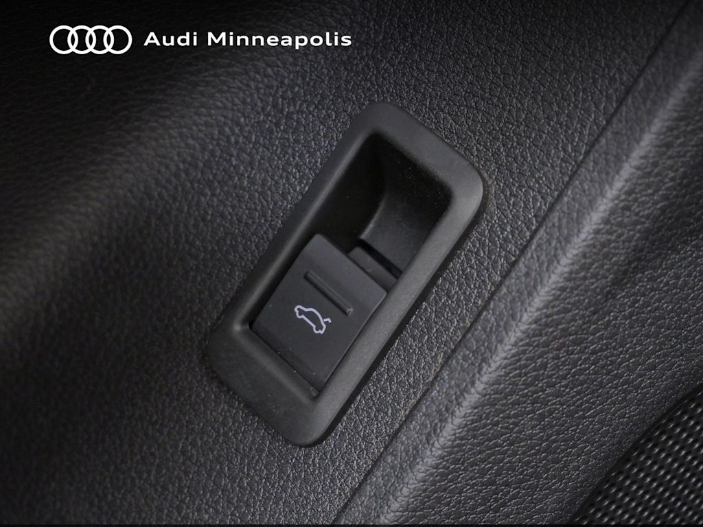 Thumbnail: 2021 Audi Q3 - 11