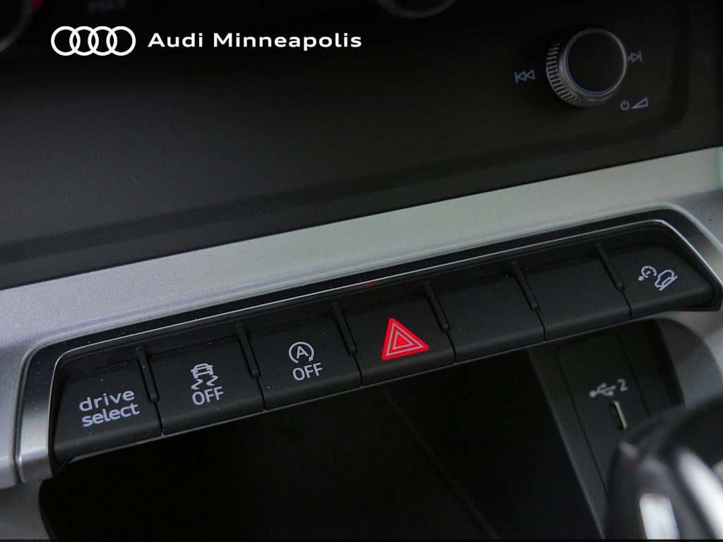 Thumbnail: 2021 Audi Q3 - 24