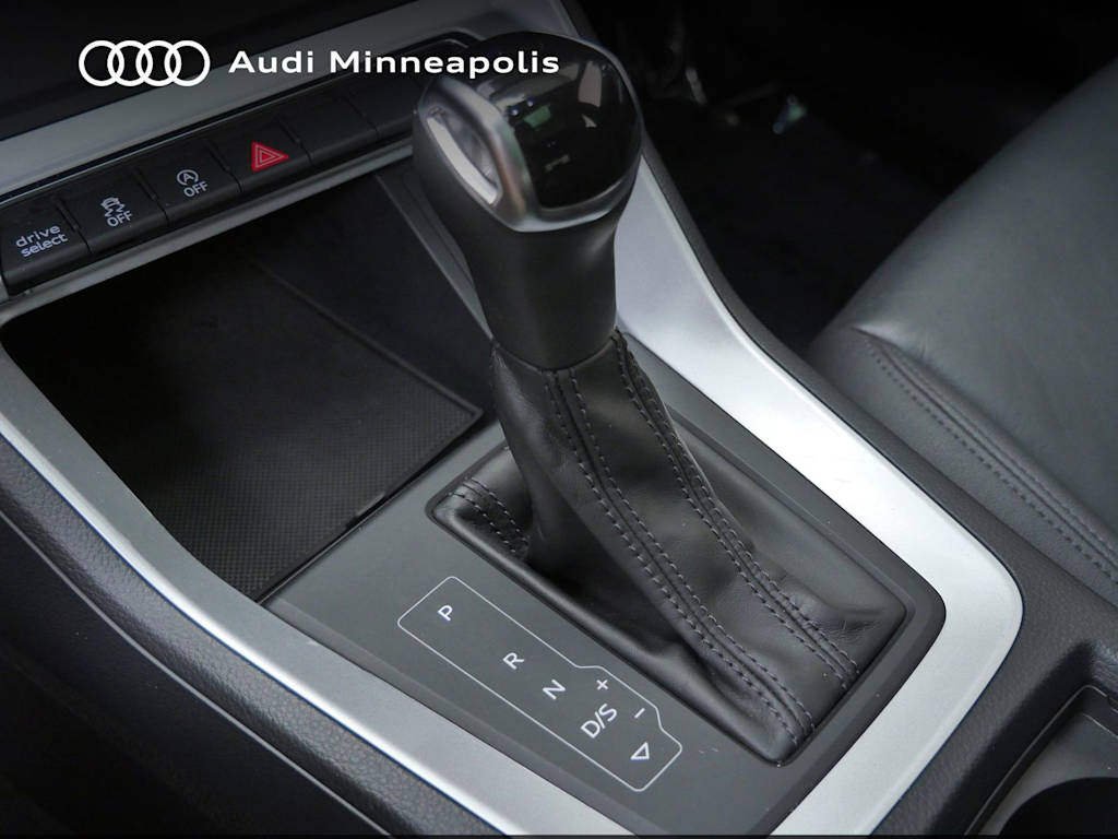 Thumbnail: 2021 Audi Q3 - 10
