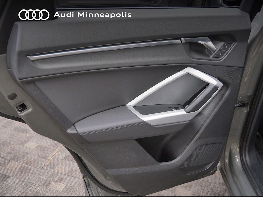 Thumbnail: 2021 Audi Q3 - 17