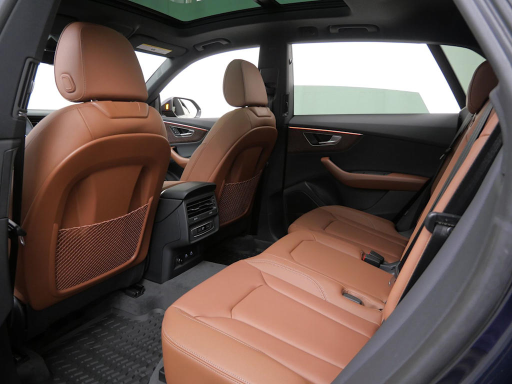Thumbnail: 2026 Audi Q8 - 7