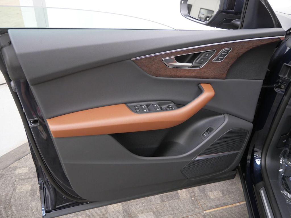 Thumbnail: 2026 Audi Q8 - 12
