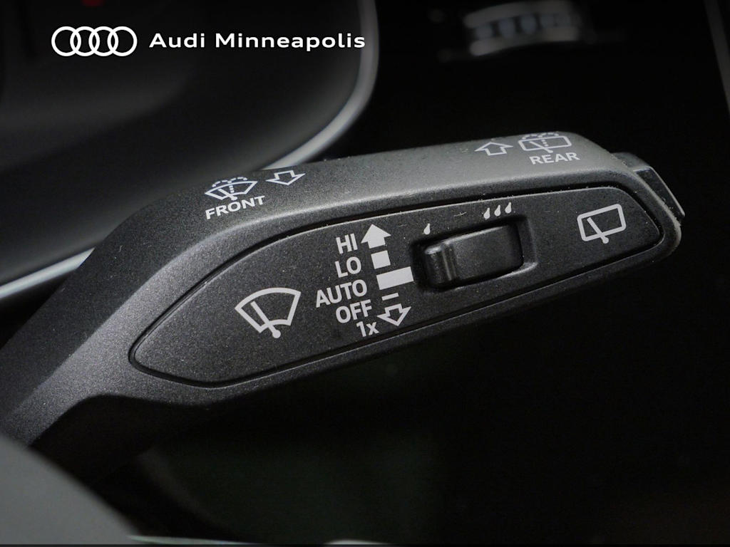 Thumbnail: 2023 Audi Q8 - 10