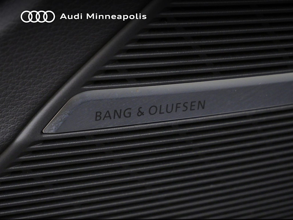 Thumbnail: 2023 Audi SQ8 - 7