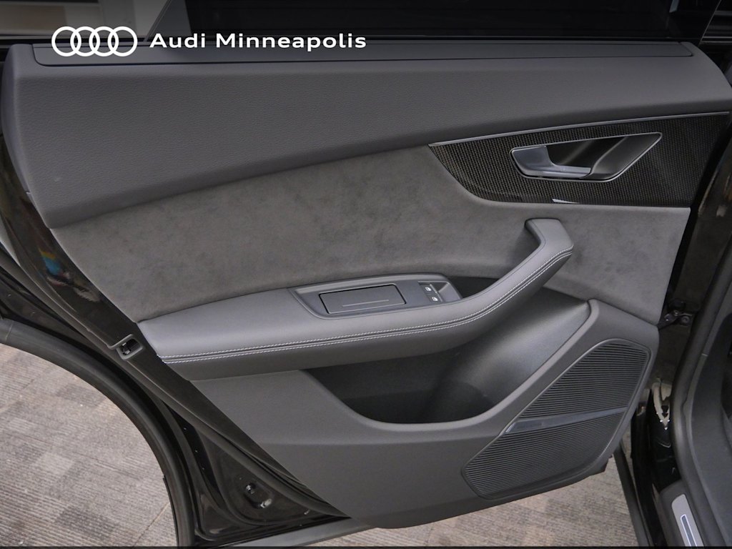 Thumbnail: 2023 Audi SQ8 - 17