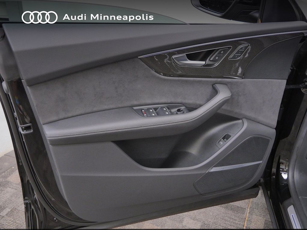 Thumbnail: 2023 Audi SQ8 - 15