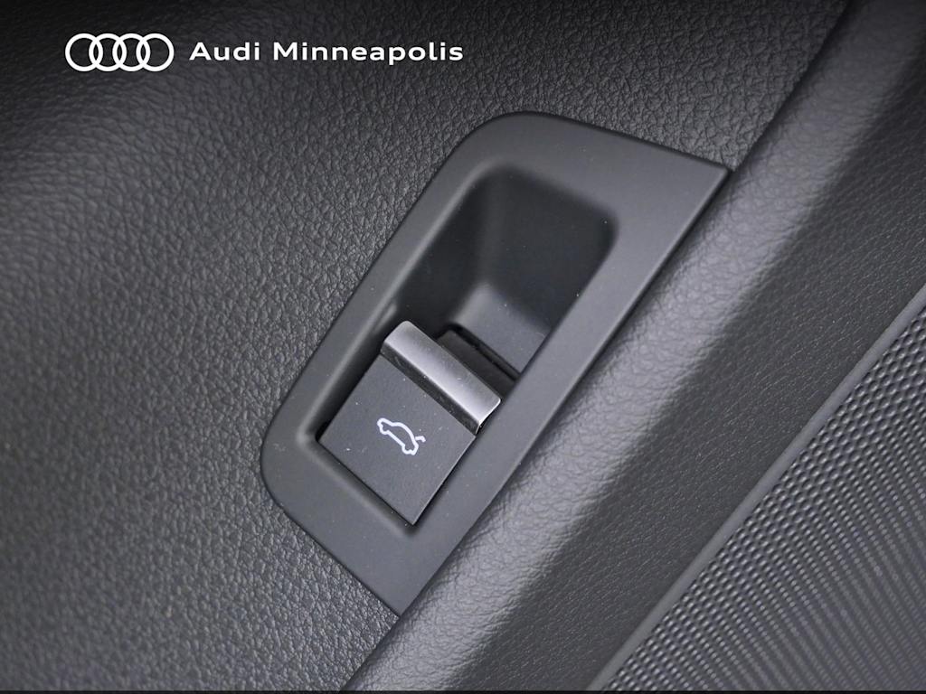 Thumbnail: 2023 Audi Q7 - 7