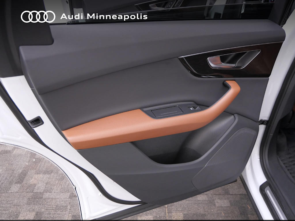Thumbnail: 2023 Audi Q7 - 17