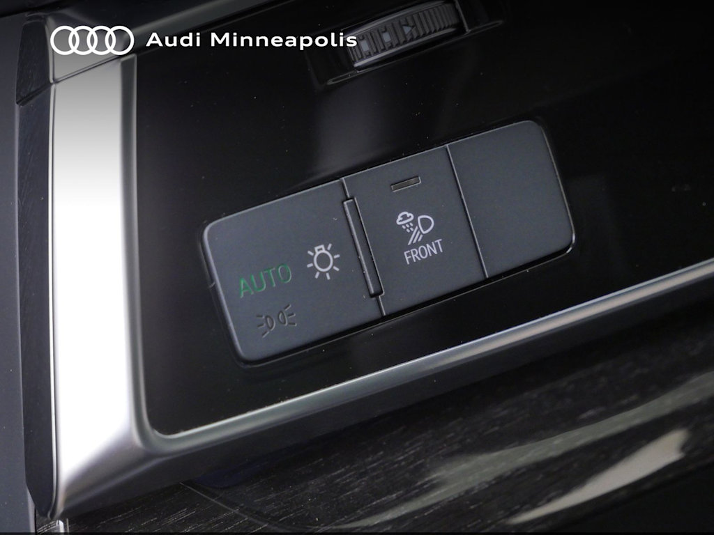 Thumbnail: 2023 Audi Q7 - 10