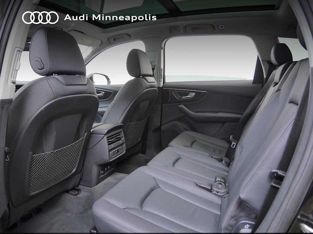 Thumbnail: 2023 Audi Q7 - 9