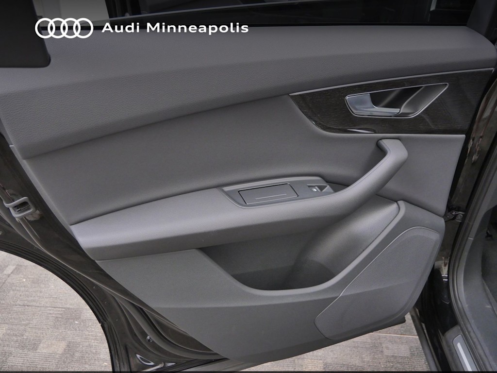 Thumbnail: 2023 Audi Q7 - 17
