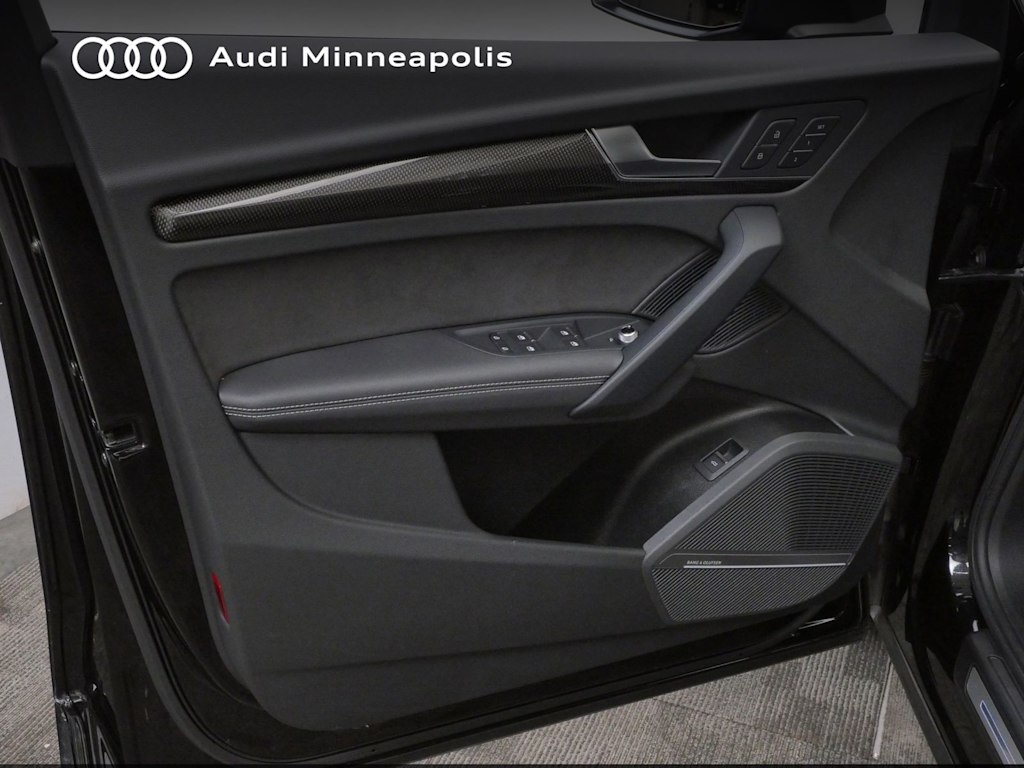 Thumbnail: 2023 Audi SQ5 - 17