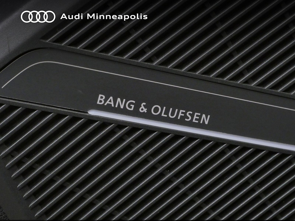 Thumbnail: 2023 Audi SQ5 - 7