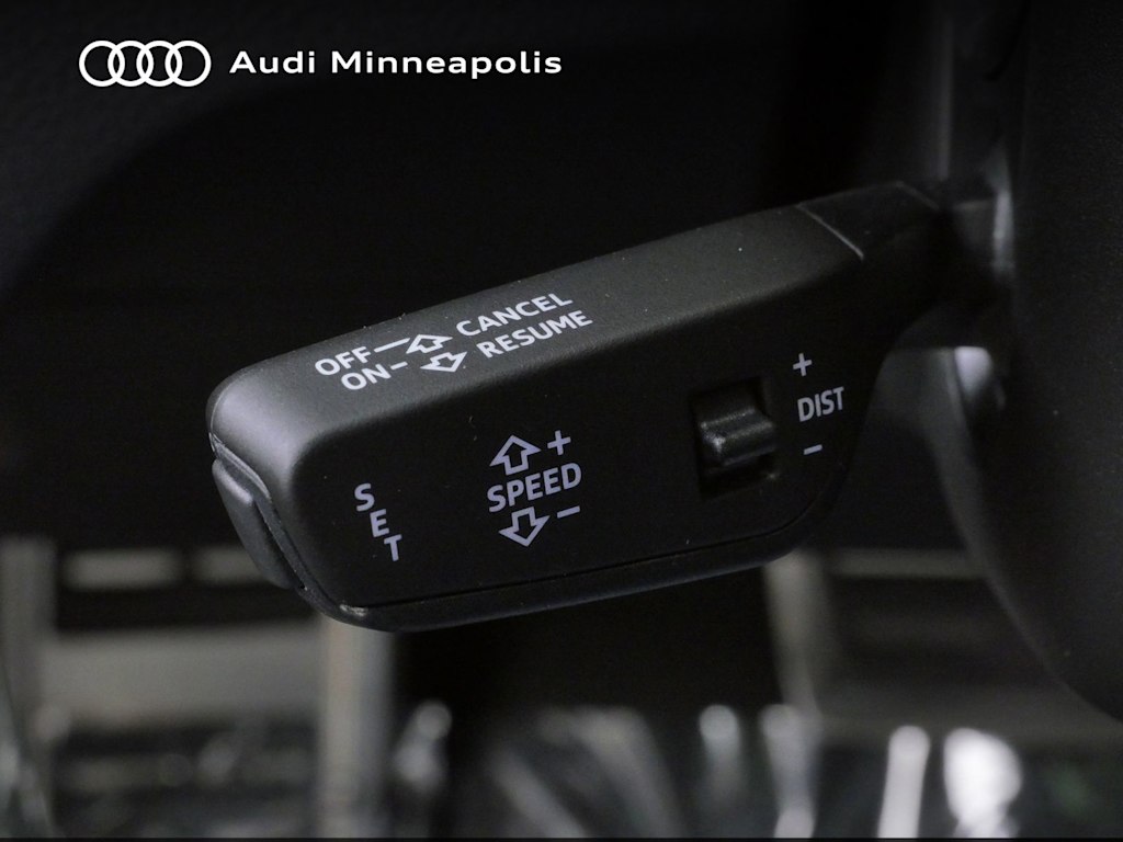 Thumbnail: 2023 Audi SQ5 - 11