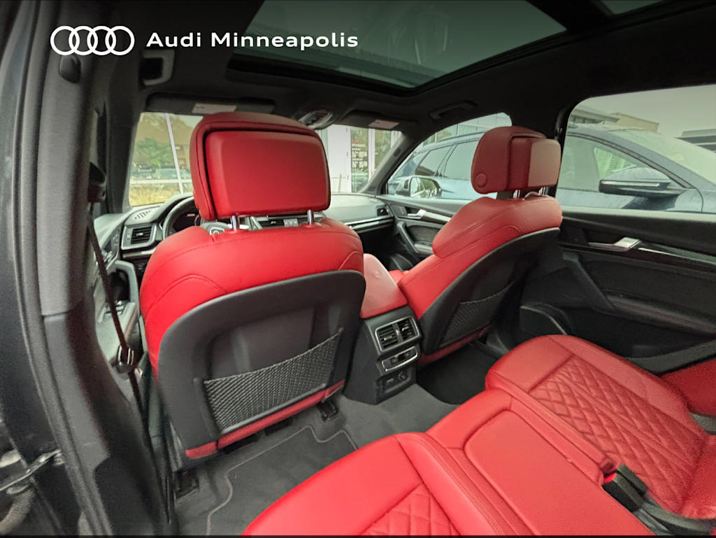 Thumbnail: 2019 Audi SQ5 - 12
