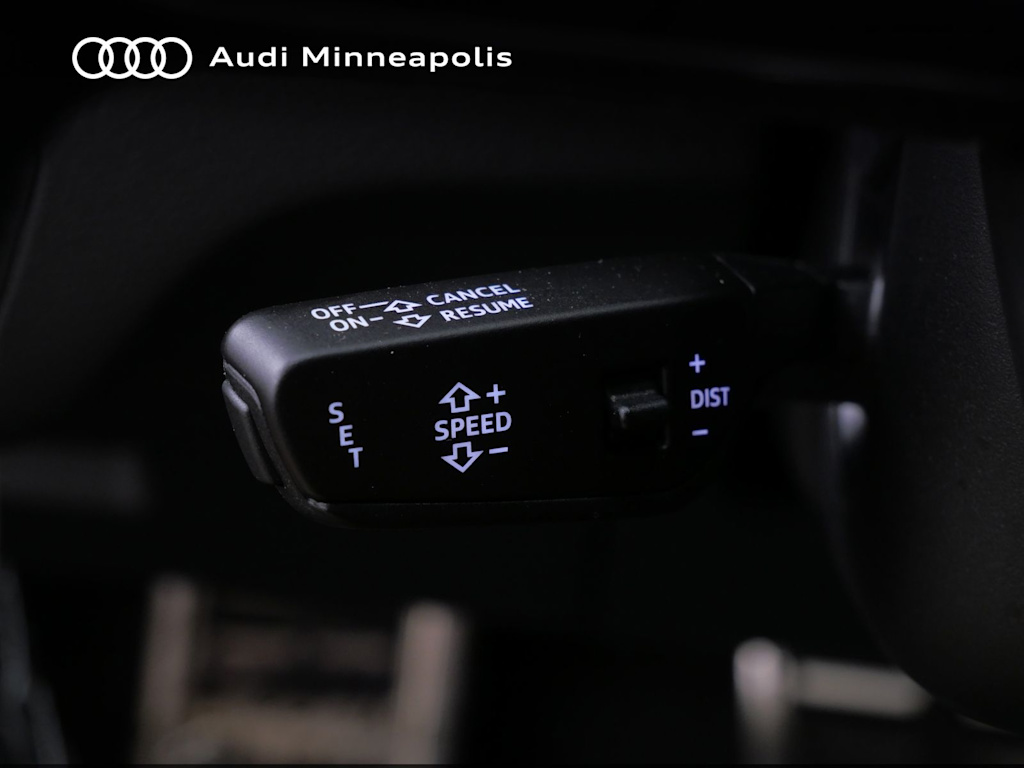 Thumbnail: 2023 Audi SQ5 - 11