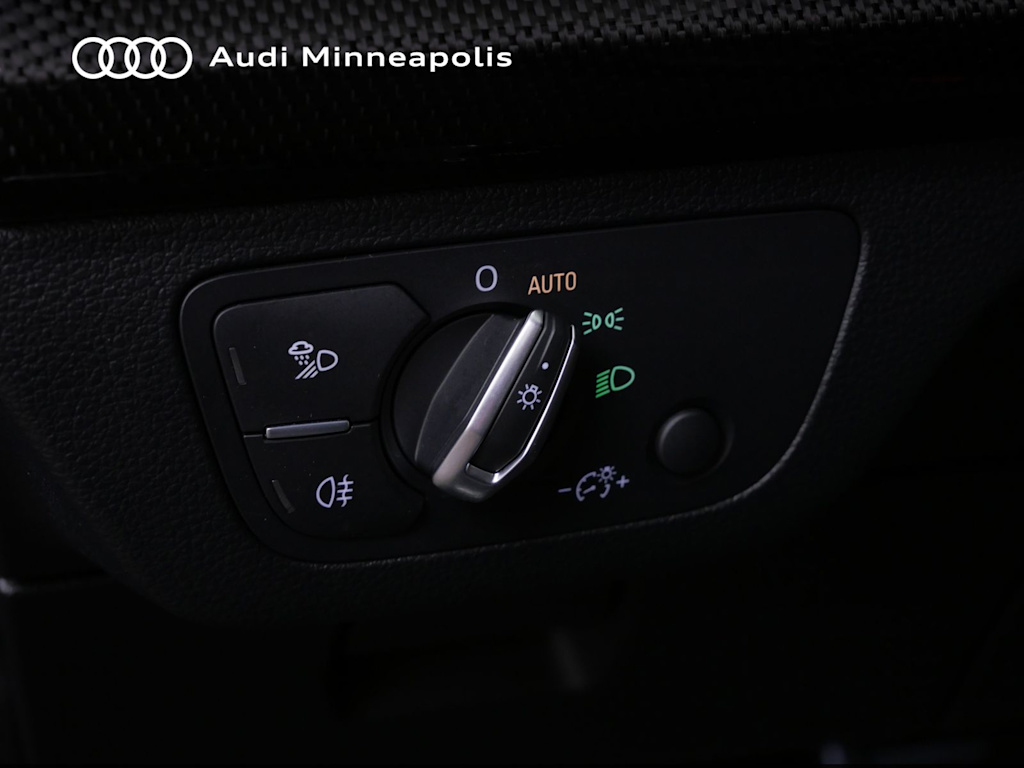 Thumbnail: 2023 Audi SQ5 - 21
